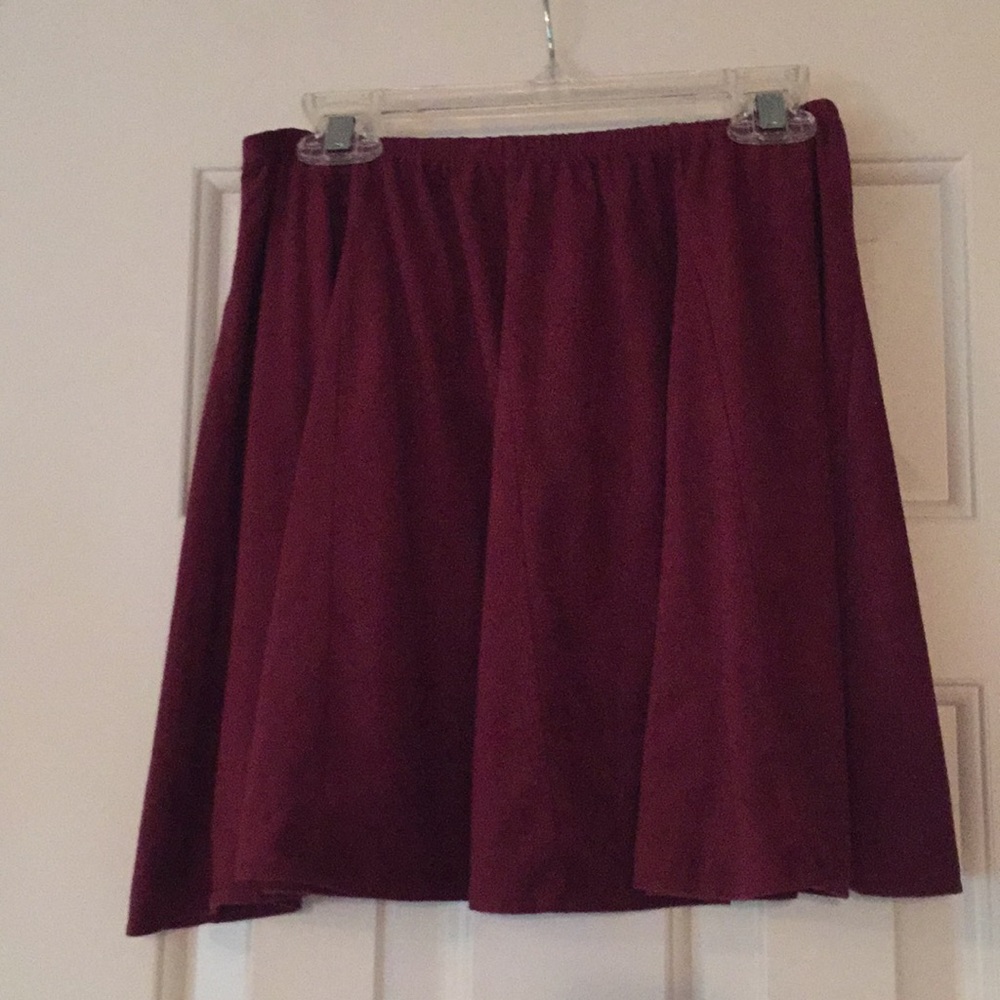 Maroon brandy Melville skirt LOWEST PRICE!!